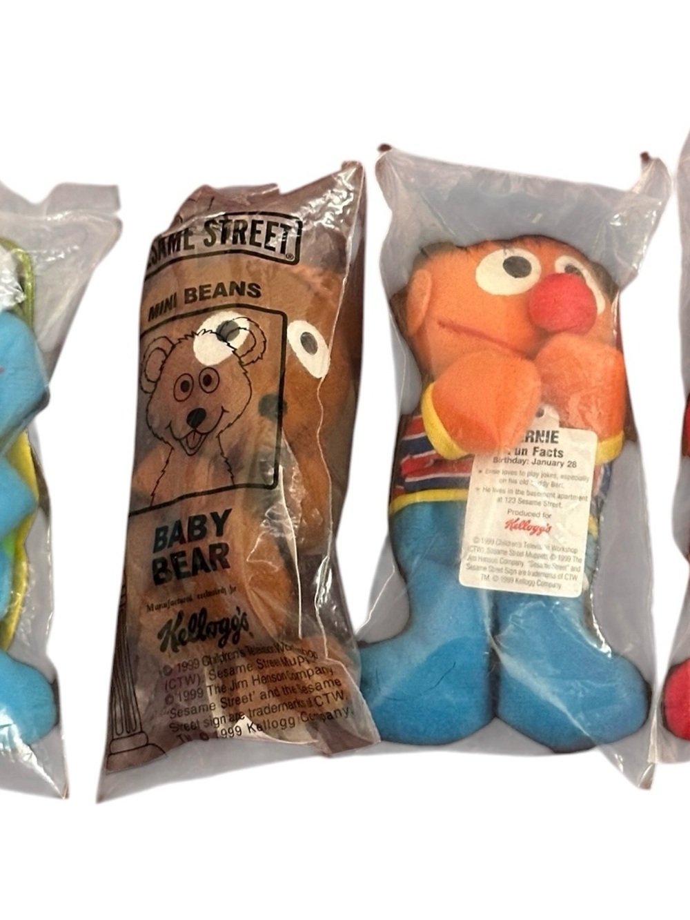 Lot 4 Vtg Kellogg’s Sesame Street Mini Beans Bert Ernie Elmo & Baby Bear SEALED